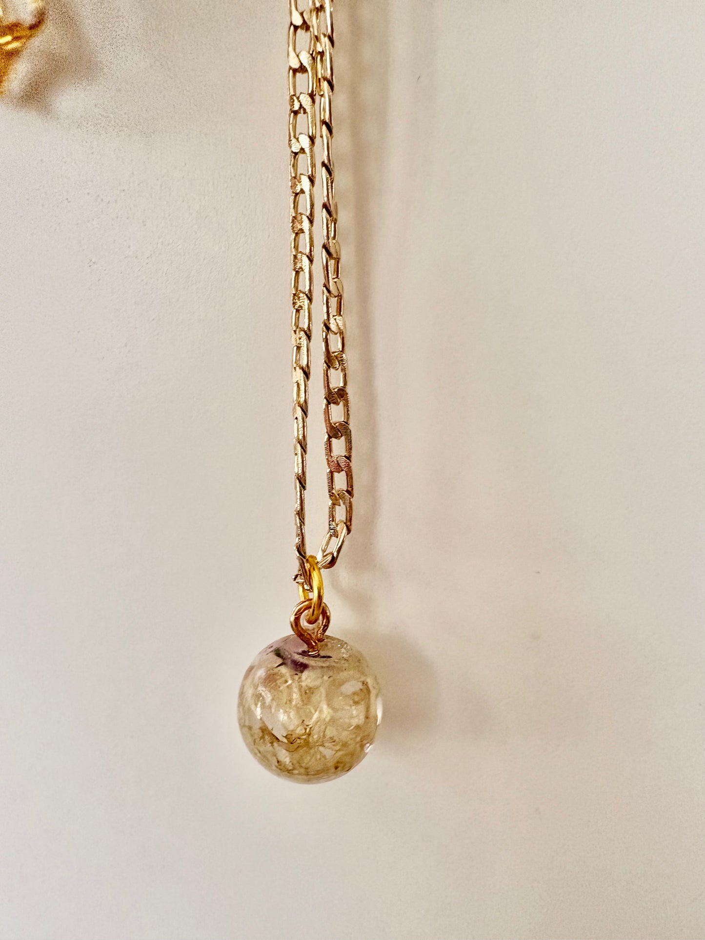 Resin Necklace - Elegance