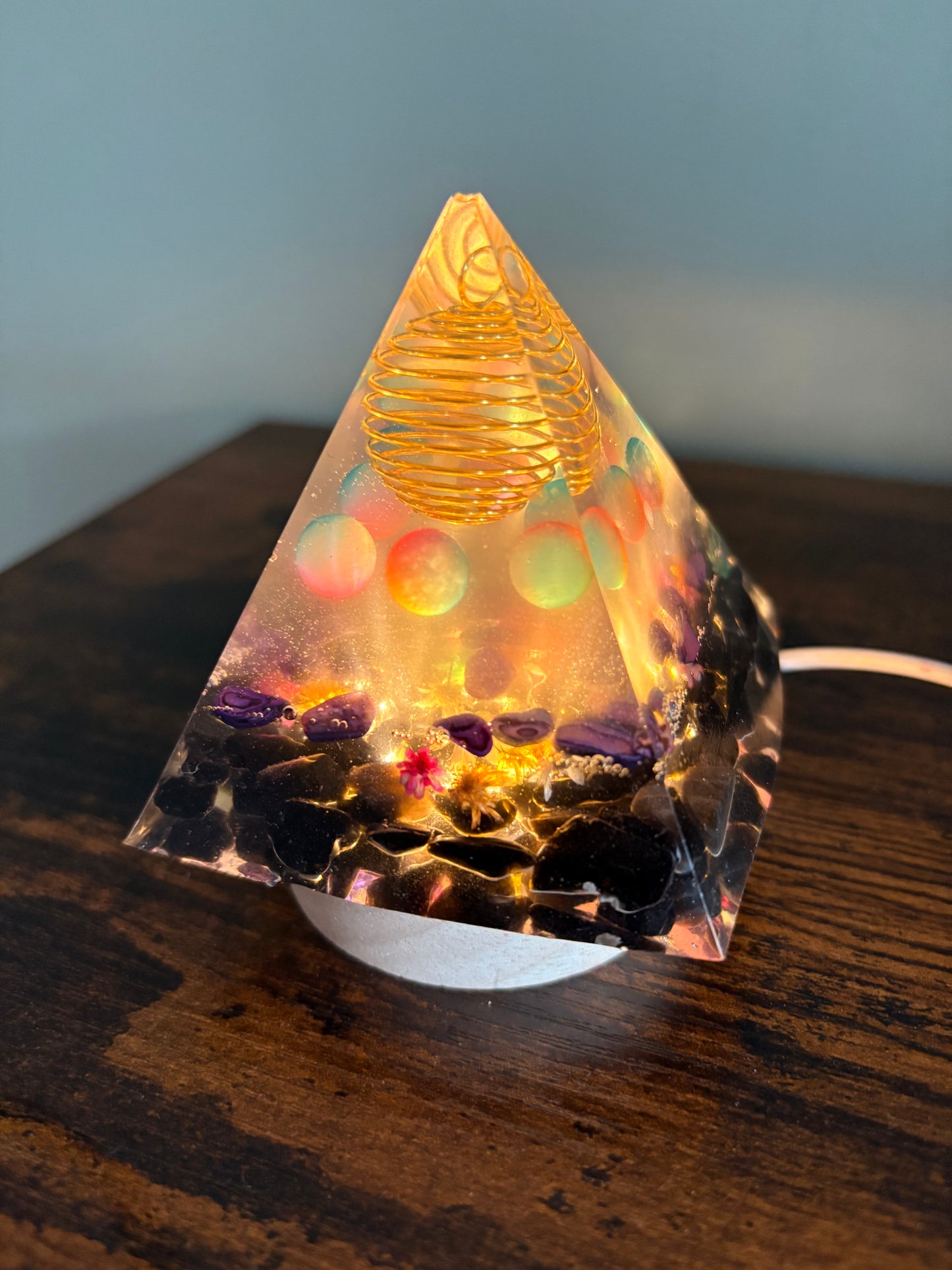 Rainbow Piramid Light